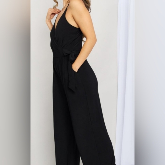 GILLI Black Women's Spaghetti Strap Jumpsuit w/ Pockets! Size S NWT - Picture 3 of 7